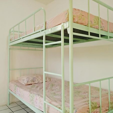 Griya Backpacker Pak Yon Bed and Breakfast Malang Esterno foto