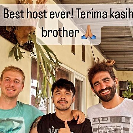 Griya Backpacker Pak Yon Bed and Breakfast Malang Esterno foto