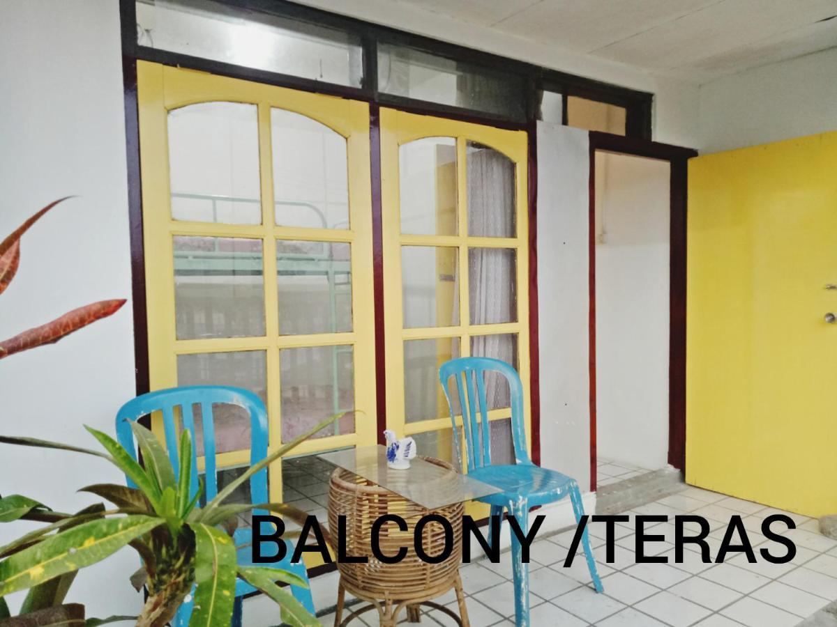 Griya Backpacker Pak Yon Bed and Breakfast Malang Esterno foto