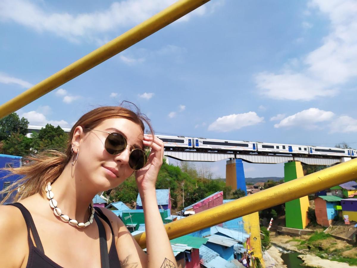 Griya Backpacker Pak Yon Bed and Breakfast Malang Esterno foto