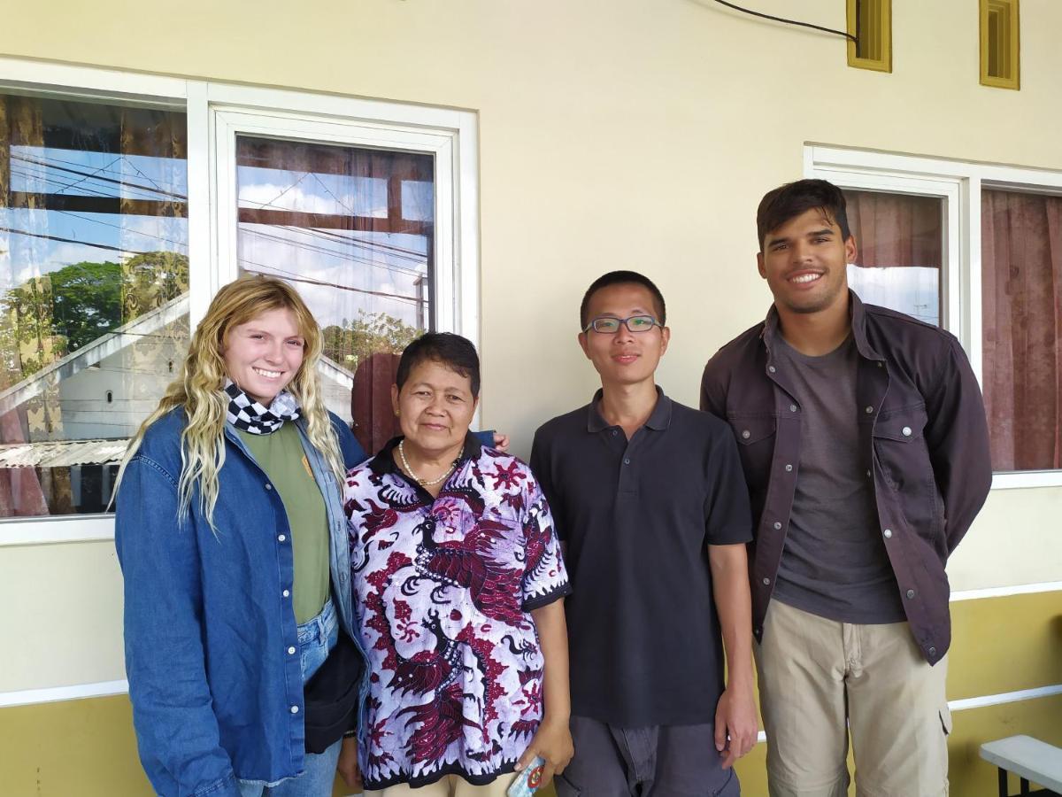 Griya Backpacker Pak Yon Bed and Breakfast Malang Esterno foto