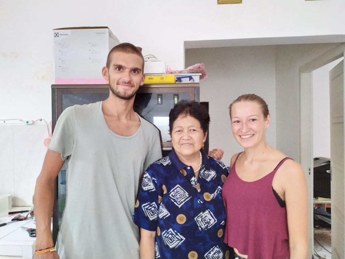 Griya Backpacker Pak Yon Bed and Breakfast Malang Esterno foto