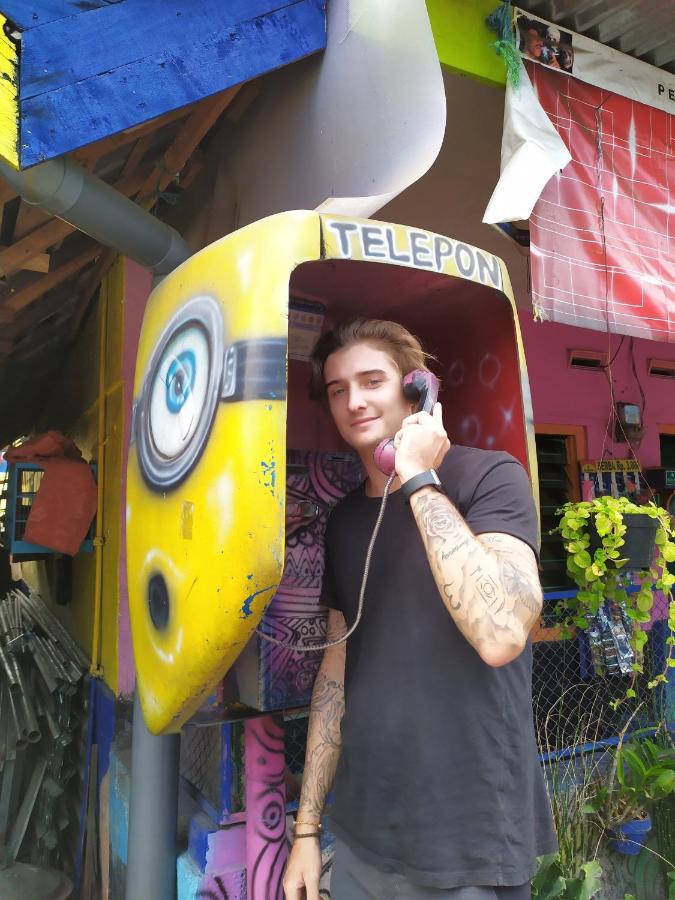 Griya Backpacker Pak Yon Bed and Breakfast Malang Esterno foto