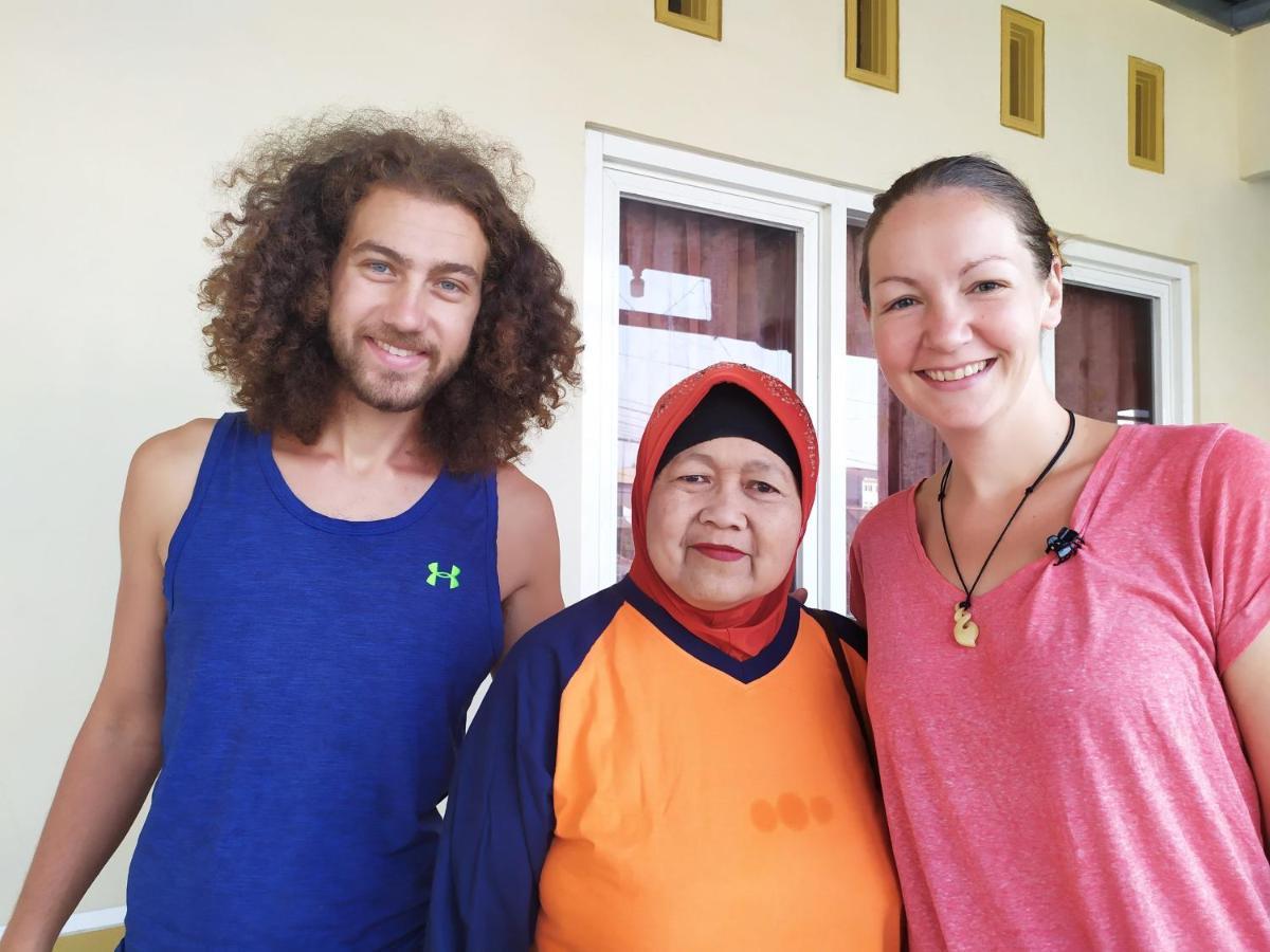 Griya Backpacker Pak Yon Bed and Breakfast Malang Esterno foto