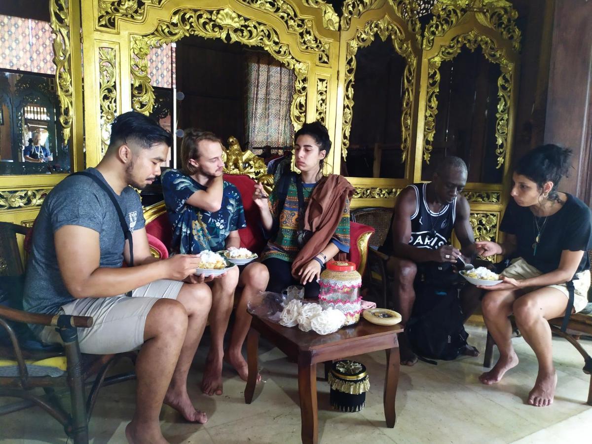 Griya Backpacker Pak Yon Bed and Breakfast Malang Esterno foto