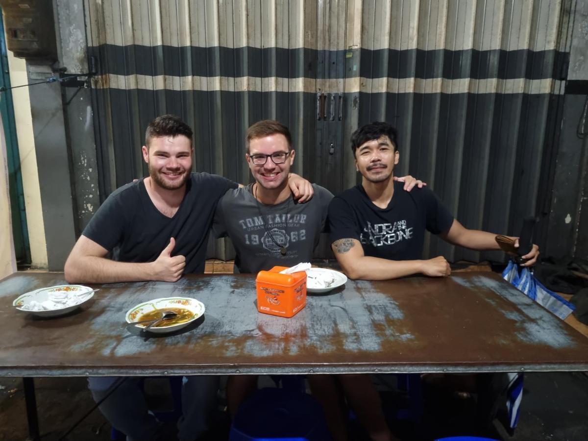 Griya Backpacker Pak Yon Bed and Breakfast Malang Esterno foto