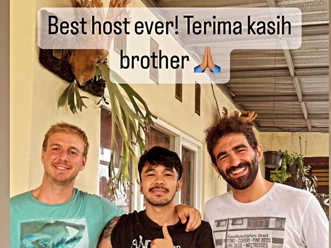 Griya Backpacker Pak Yon Bed and Breakfast Malang Esterno foto